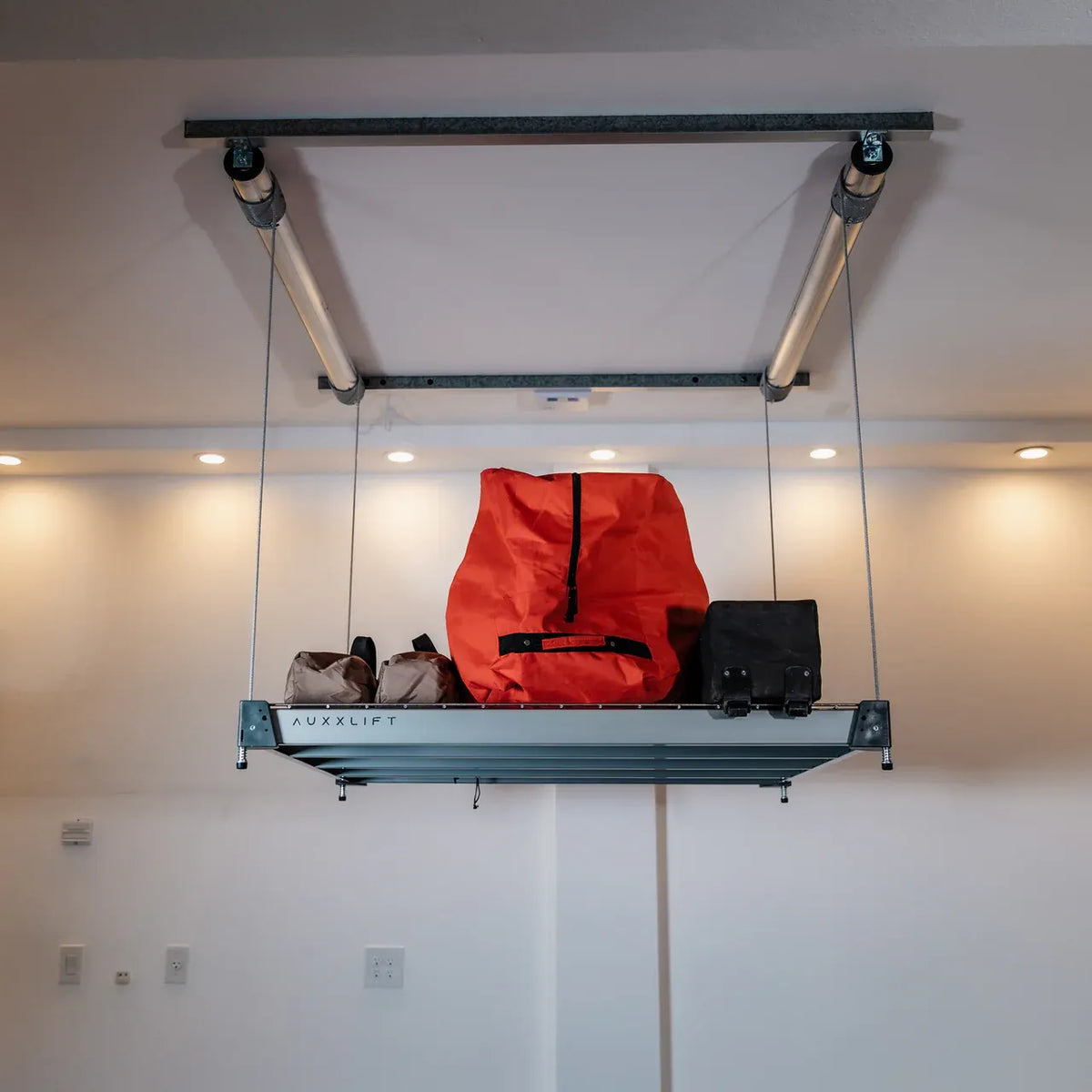 Remote Controlled Heavy Lift By Auxx Lift Upto 600 Lbs Lifting Capacity