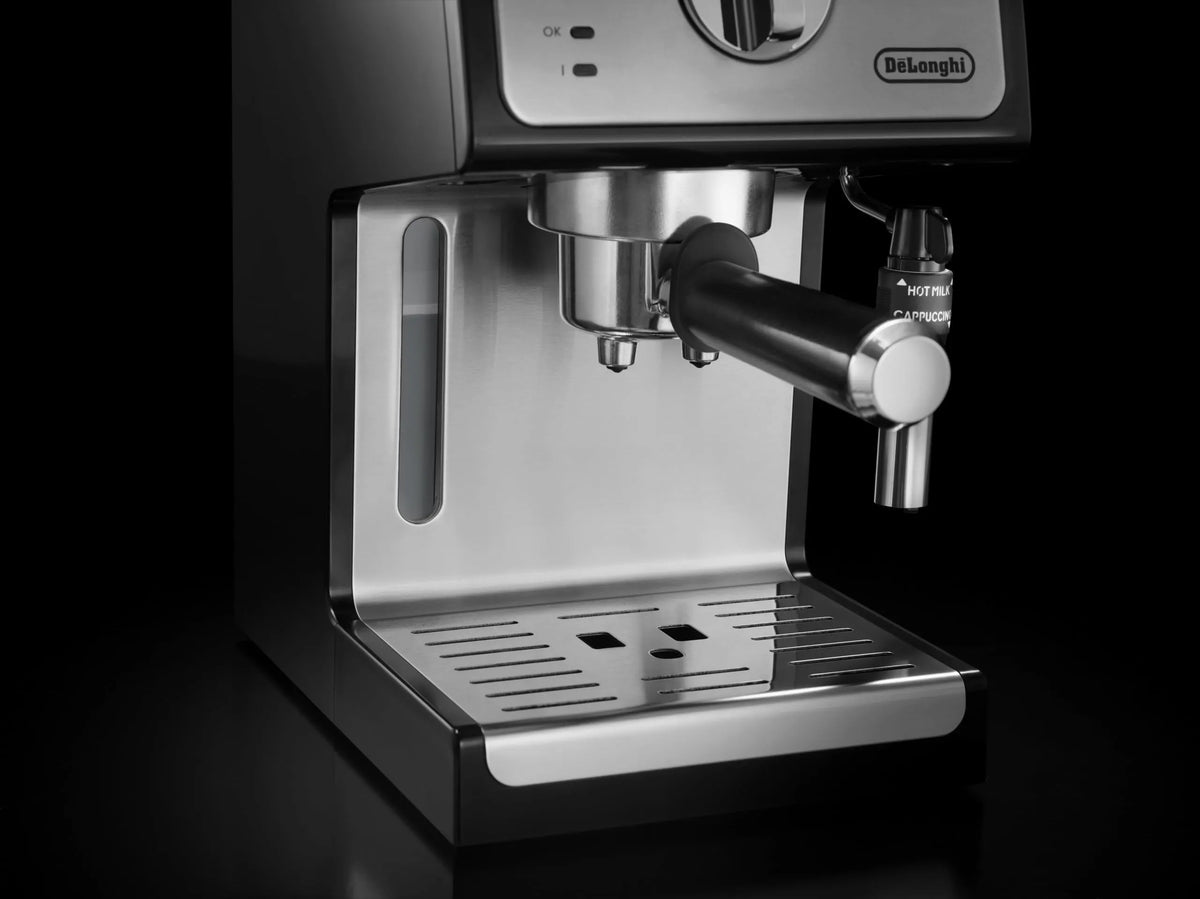 De'Longhi Traditional Barista Pump Espresso Machine Coffee & Cappuccino Maker Black